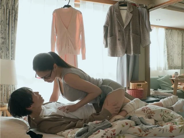 Được chị gái hàng xóm 'bù đắp' khi bạn gái theo người khác - Mary Tachibana - SexTop1.CH