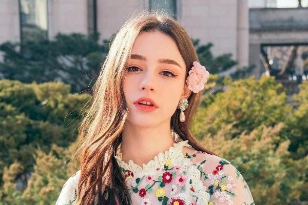 Phim sex người đẹp Dasha Taran với vòng 1 bốc lửa